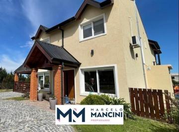 Casa · 168m² · 5 Ambientes · 1 Cochera · Casa en Fincas del Alba