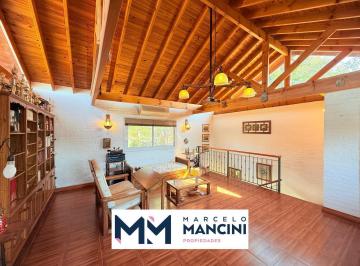 Casa · 240m² · 5 Ambientes · 5 Cocheras · Casa en Campos de Echeverria Venta 5 Ambientes