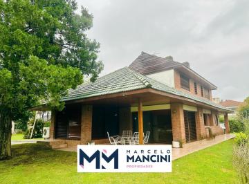 Casa · 222m² · 5 Ambientes · 2 Cocheras · Casa en El Sosiego