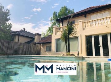 Casa · 290m² · 5 Ambientes · 4 Cocheras · Casa en Echeverria del Lago