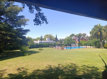 Foto · Villa Allende Golf Sobre Asfalto 3 Domitorios Gran Parque Escritura Entorno