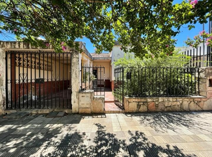Casa · 5 Ambientes · 1 Cochera