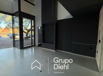 Local comercial · 130m² · 4 Ambientes · Locales/oficinas en Alquiler, en Punto Oeste Mall, Sobre Av Recta Martinolli, Zona Norte