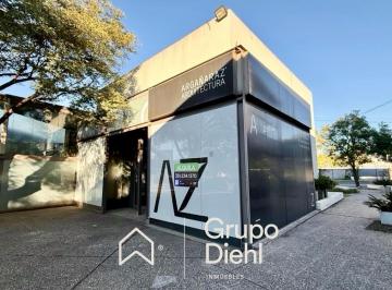 Local comercial · 130m² · 4 Ambientes · Tu Empresa en Punto Oeste Mall, Sobre La Rotonda de Heriberto Martínez, con Estacionamiento Propio.