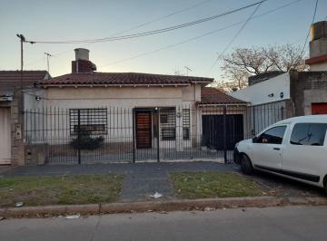 Casa · 126m² · 3 Ambientes · 3 Cocheras · Venta/permuta Casa 3 Ambientes con 3 Cocheras en Don Bosco.