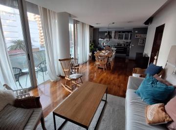 Departamento · 160m² · 4 Ambientes · 2 Cocheras · Venta de Departamento de Categoría 4 Amb / 2 Cocheras - Quilmes Centro