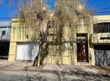 Casa · 195m² · 4 Ambientes · 3 Cocheras · Venta Casa 4 Amb. con Cocheras Acepta Permuta Quilmes Este