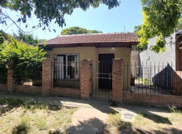 Casa · 135m² · 6 Ambientes · Venta de Dos Casas en Bloque en Quilmes