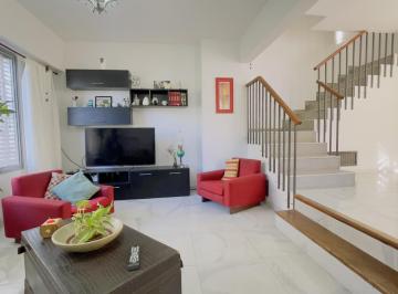 Casa · 154m² · 5 Ambientes · 6 Cocheras · Venta de Casa 5 Ambientes con Cochera en Quilmes