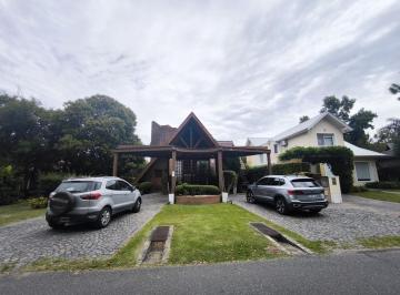 Casa · 304m² · 3 Ambientes · 4 Cocheras · Venta Casa 3 Ambientes en Country Club El Carmen Hudson