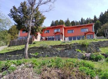 Casa · 400m² · Complejo con 3 Dúplex y Salón de Usos Multiples, a m de Arroyo, El Bolsón, Usd 230.000