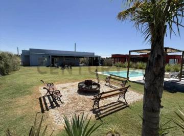 Casa · 180m² · 4 Ambientes · 1 Cochera · Casa en Venta Fincas de San Vicente, San Vicente.