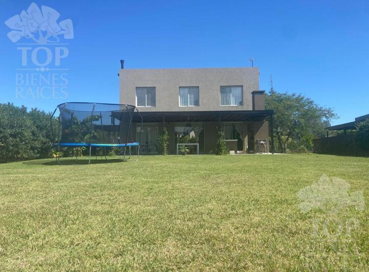 Casa · 200m² · 5 Ambientes · 1 Cochera
