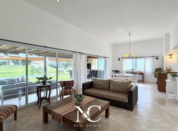 Casa · 121m² · 4 Ambientes · Casa en Venta en Costa Esmeralda