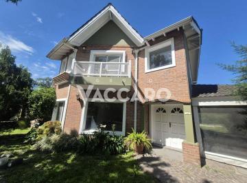 VCO-VCO-1341_2 · Venta de Casa 4 Amb Barrio Cerrado Maria Elena, Seguridad, piscina 3 Dorm.