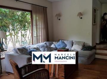 Casa · 840m² · 7 Ambientes · 1 Cochera · Casa en Saint Thomas Norte