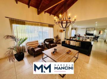 Casa · 218m² · 5 Ambientes · 2 Cocheras · Casa en Barrio Fincas de San Vicente 5 Ambientes