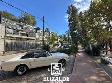 Departamento · 85m² · 3 Ambientes · 1 Cochera · General Arias y Uruguay - Exclusivo Depto. con Jardín, Pileta, Parrilla y Coch - Venta - Punta Chica