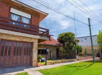 Casa de 5 ambientes, Mar del Plata · Oportunidad! Chalet 5 Ambientes + Quincho + Parque / Apto Credito
