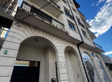 Departamento de 2 ambientes, Tandil · Depto de 1 Dormitorio en Venta - Balcón a La Calle - Ascensor