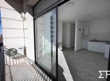 Departamento en Venta de 2 ambientes Centro · Depto de 1 Dormitorio en Venta - Balcón a La Calle - Ascensor