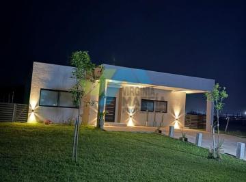 Casa · 230m² · 3 Ambientes · 2 Cocheras · Casa en Venta en San Sebastian - Area 9, San Sebastian, Escobar