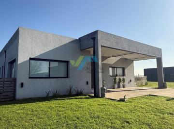 Casa · 230m² · 3 Ambientes · 2 Cocheras · Casa en Venta en San Sebastian - Area 9, San Sebastian, Escobar