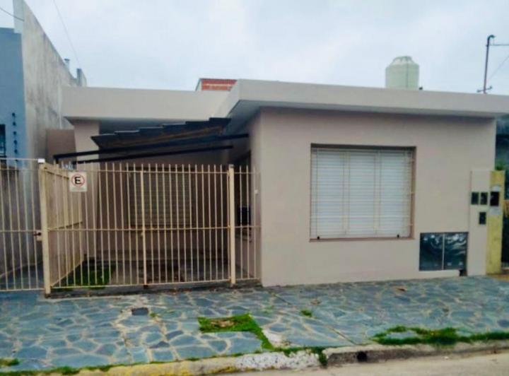 Casa en alquiler en Quilmes · 4 ambientes