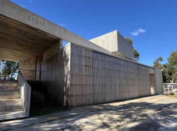 Casa · 380m² · 6 Ambientes · 3 Cocheras · Casa en Venta Costa Esmeralda, Fondo a La Cancha de Polo, Ecuestre Al 300, Gas Natural, Piscina Clim