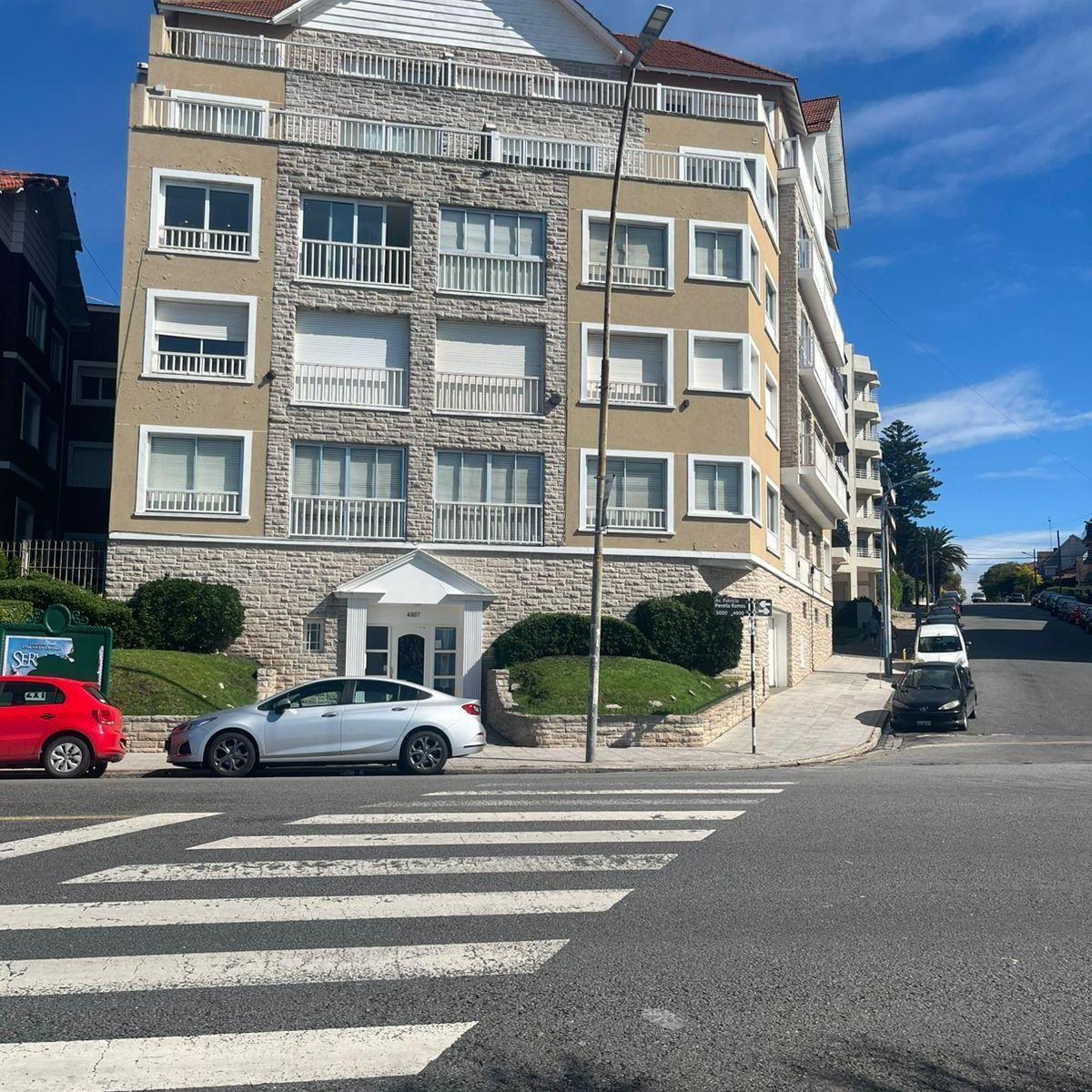 Depto 3 amb, 80m² con cochera — Playa Chica