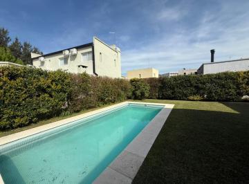 Casa · 388m² · 4 Ambientes · Casa en Alquiler en Barrio Los Robles, La Cañada de Pilar