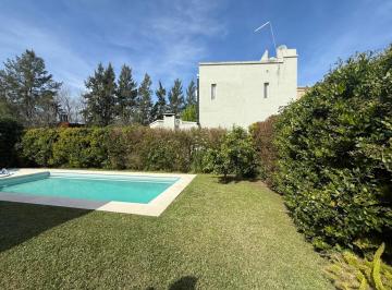 Casa · 388m² · 4 Ambientes · Casa en Barrio Los Robles, La Cañada de Pilar