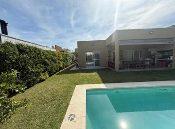 Casa · 388m² · 4 Ambientes · Casa en Barrio Los Robles, La Cañada de Pilar