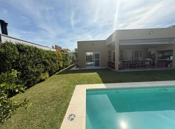 Casa · 388m² · 4 Ambientes