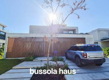 Casa · 540m² · 7 Ambientes · 2 Cocheras · Casa 4 Dorm. Al Rio en El Yacht Nordelta