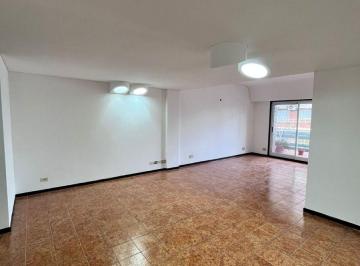 Departamento de 4 ambientes, Lanús · Departamento 4 Ambientes con Cochera – Doble Acceso – Excelente Estado – Lanús Centro