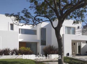 Casa · 429m² · 6 Ambientes · Casa en Venta en El Golf Nordelta