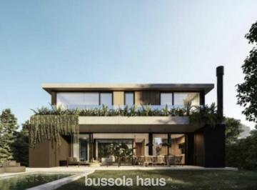 Casa · 283m² · 6 Ambientes · 2 Cocheras · Casa en Lote Interno en Carpinchos Nordelta