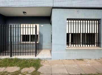 Casa · 70m² · 3 Ambientes · 1 Cochera · PH en Venta - 3 Ambientes - Parque San Martin