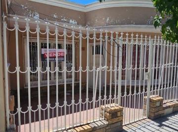 Casa de 5 ambientes, Tunuyán · Casa con 3 Dorm. y 327 m² en Venta en Tunuyán