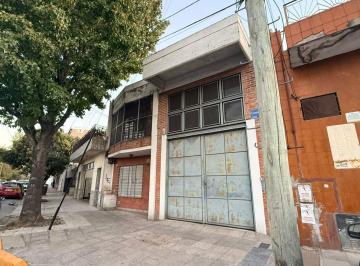 Bodega-Galpón · 424m² · Galpón - 400 m² con Losa - Buena Ubicacion - Mataderos