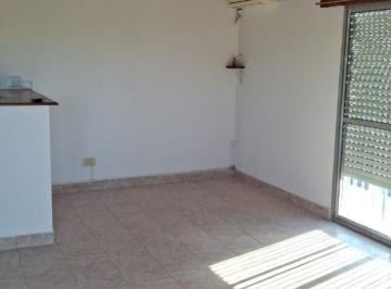 Departamento · 40m² · 2 Ambientes · Excelente Depto Planta Alta a 100 m de Av San Martin