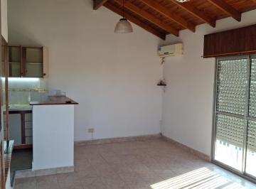 Departamento · 40m² · 2 Ambientes · Excelente Depto Planta Alta a 100 m de Av San Martin