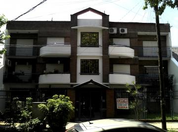 Departamento de 3 ambientes, Tres de Febrero · Departamento 3 Ambientes en Plata Baja Amplio. con Patio. a La Vuelta de La Igles