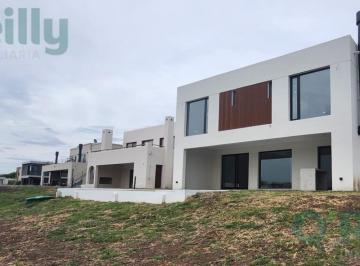 Casa · 240m² · 7 Ambientes · Casa en Venta a La Laguna en El Barrio Santa Ana, Villanueva. Tigre. a Estrenar