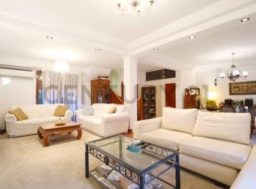 Casa · 219m² · 5 Ambientes · Venta Casa 5 Amb - Villa Devoto - Escritorio - Patio - Terraza - Playroom