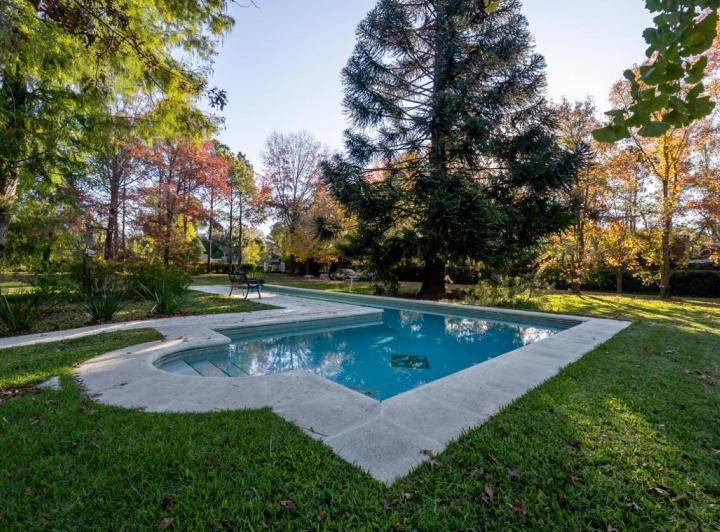 Casa en venta en El Cazador · 5 ambientes