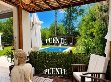 Casa · 300m² · 5 Ambientes · 5 Cocheras · Casa de 300 m² en Venta en Solar del Bosque Canning