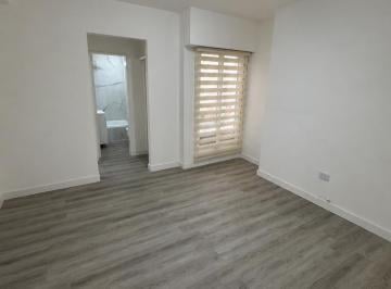 Departamento de 2 ambientes, Caballito · Impecable 2 Amb. Refaccionado a m de Pedro Goyena!
