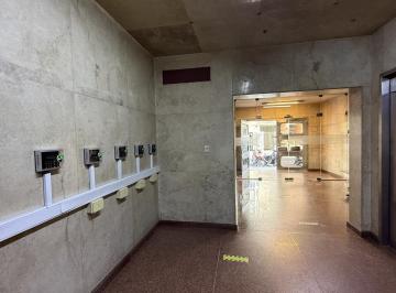 Oficina comercial · 48m² · 3 Ambientes · Venta Oficina Amoblada con Kitchenette y Baño Exclusivo. Centro